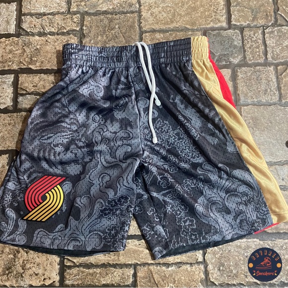 Portland Trailblazers Year of the Tiger L Mitchell & Ness Shorts